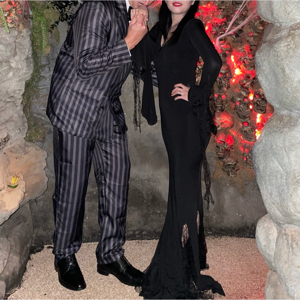 Halloween costume Morticia - great excellent condition